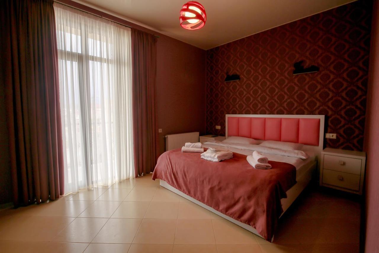 Tbilisi Sea Hotel Екстериор снимка